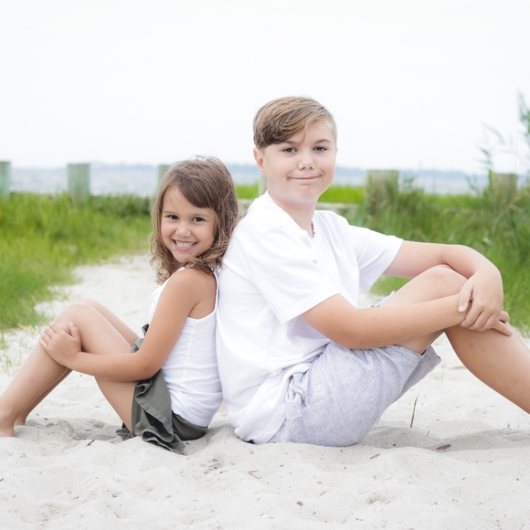 Meet your Posher, Shelia  Make a reasonable offer! - Picture 3 of 4